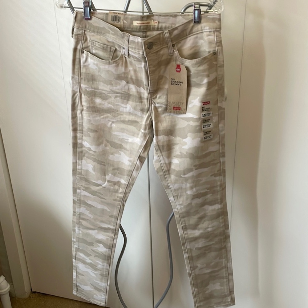 Levi 311 Shaping skinny khaki camo 29